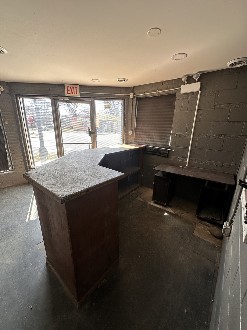1058 W 111th Street Property Photo 5