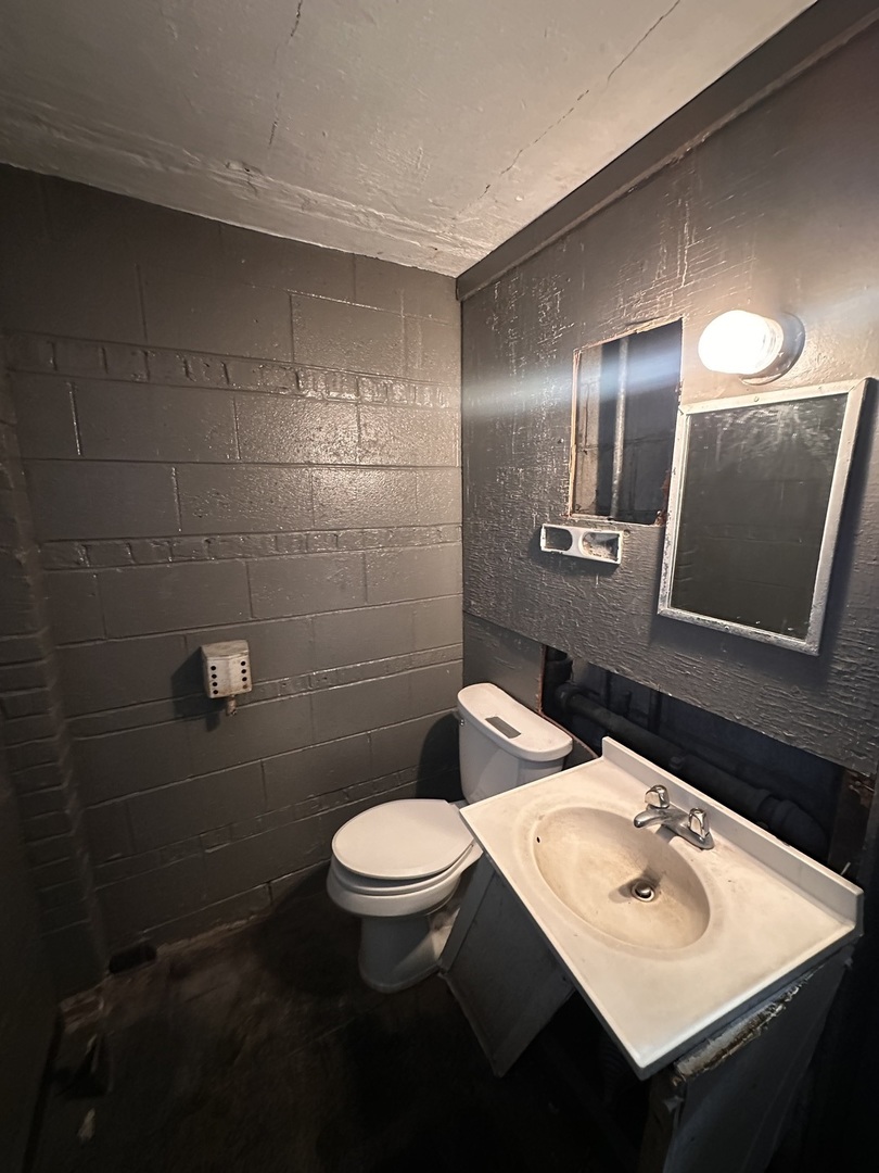 1058 W 111th Street Property Photo 13
