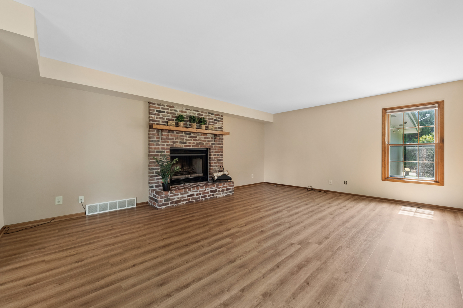 205 Whitaker Court Property Photo 12