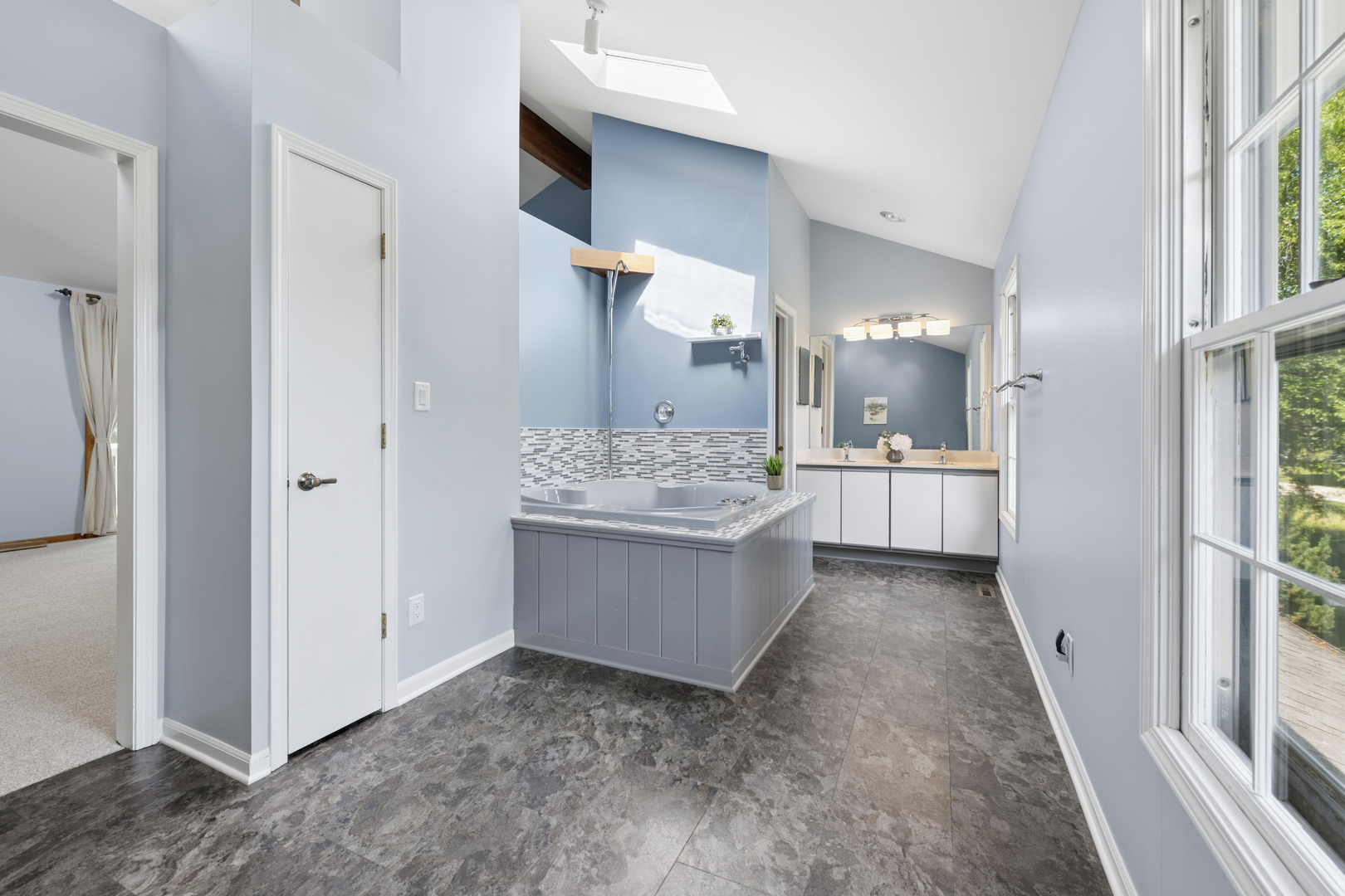 205 Whitaker Court Property Photo 19