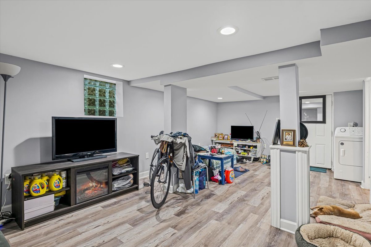 1024 W 103rd Street Property Photo 14