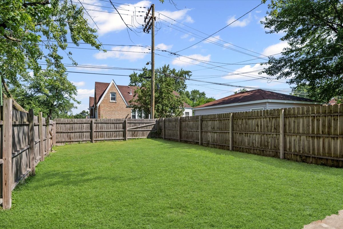 1024 W 103rd Street Property Photo 19