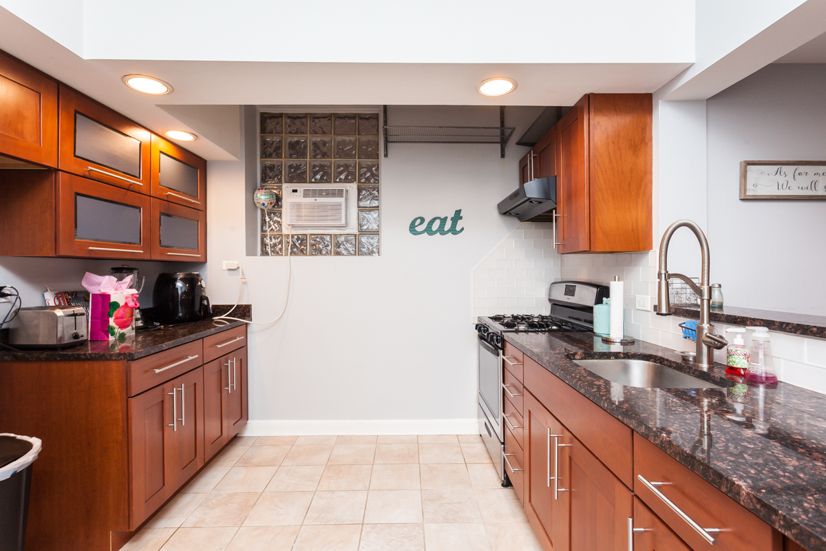 3608 N Pine Grove Avenue B7 Property Photo 10