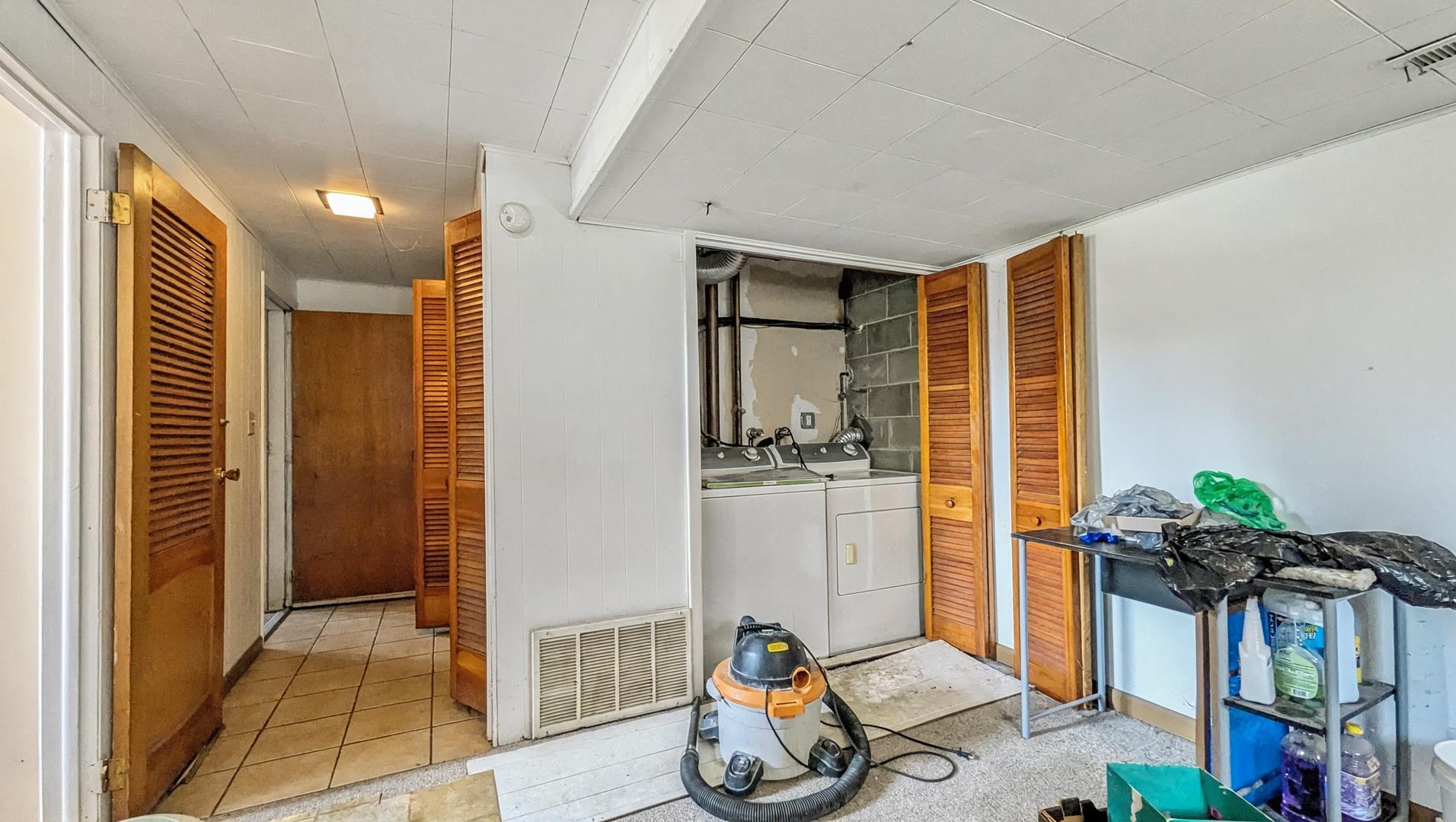 418 Arnold Avenue Property Photo 8