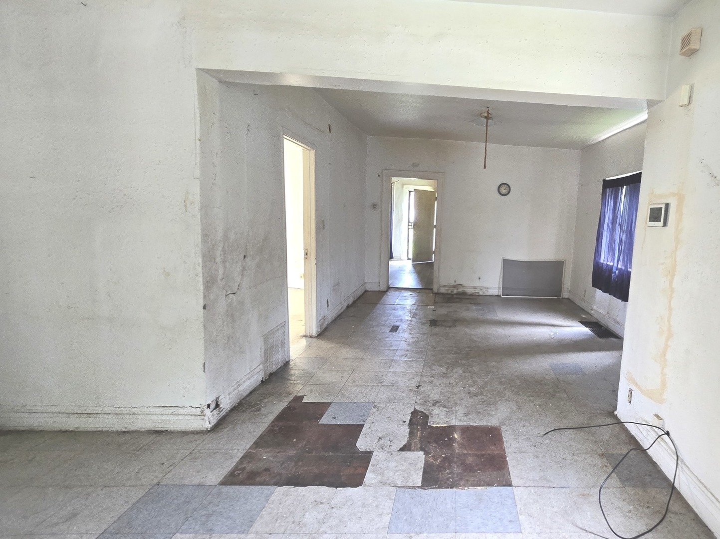 15213 Turlington Avenue Property Photo 4