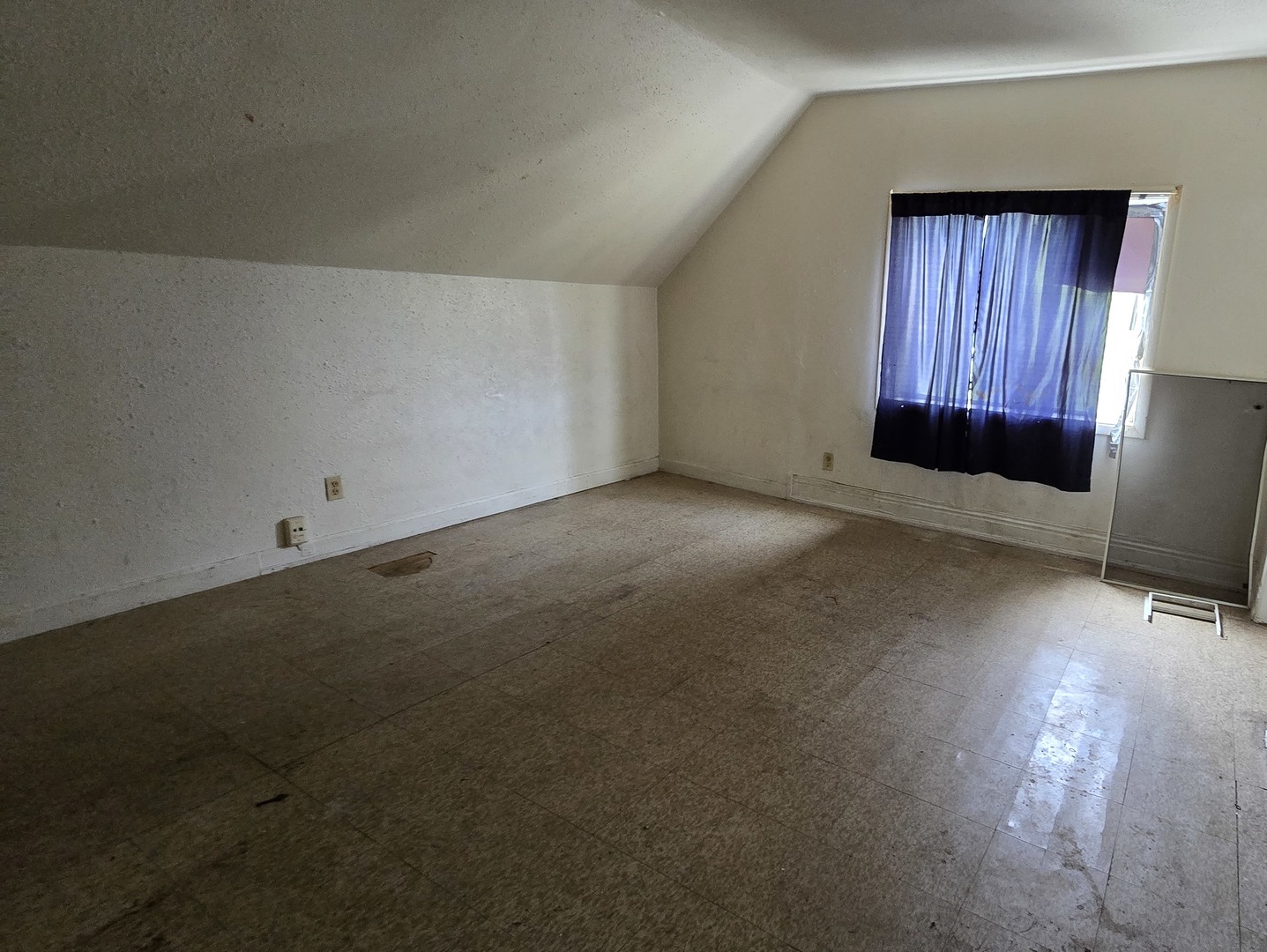 15213 Turlington Avenue Property Photo 7