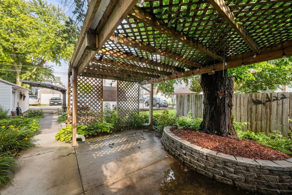 1424 11th Street A Property Photo 7