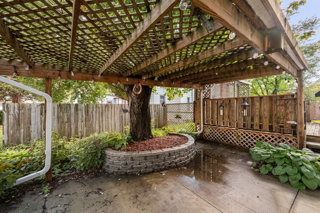 1424 11th Street A Property Photo 8