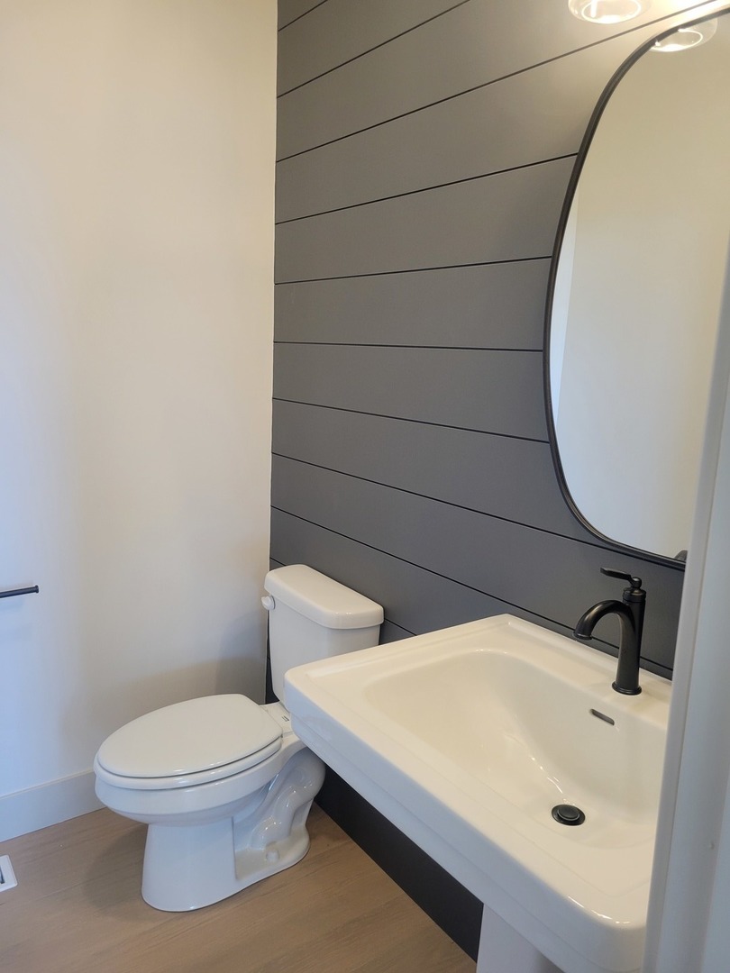 5105 Castlebar Drive Property Photo 8
