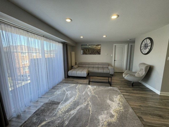 5846 W 77th Street 303 Property Photo 2