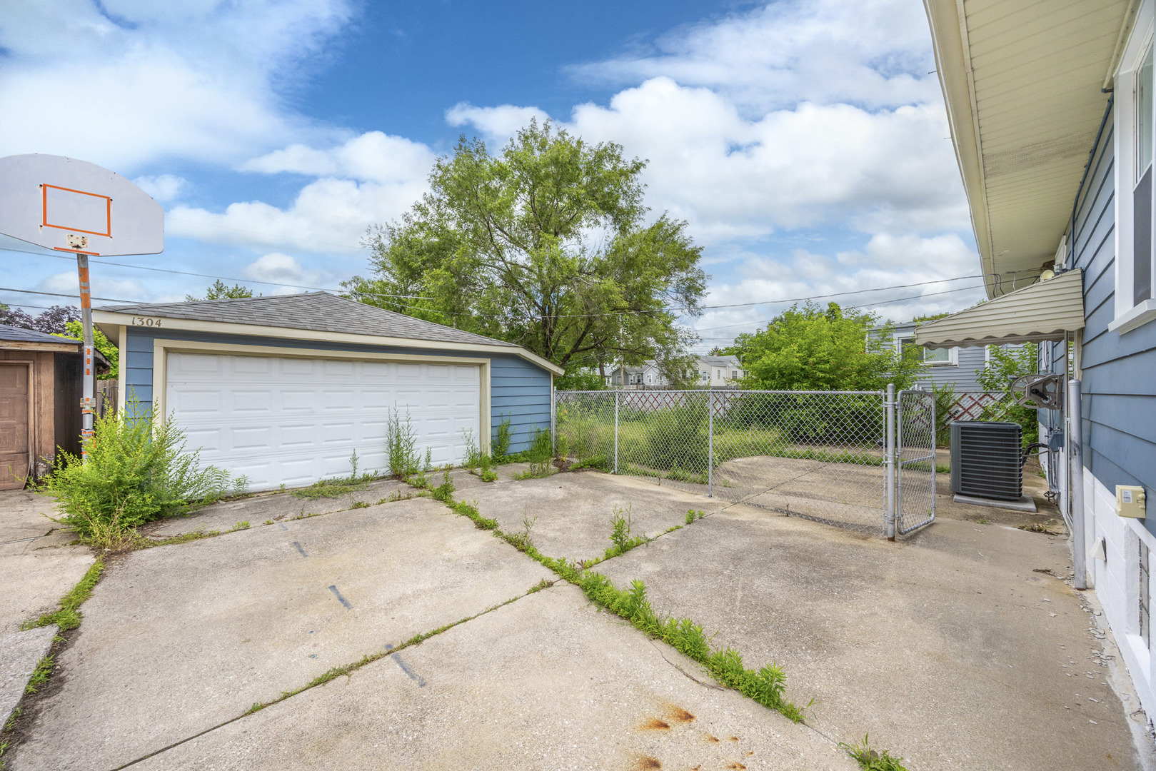 1304 Freeland Avenue Property Photo 3
