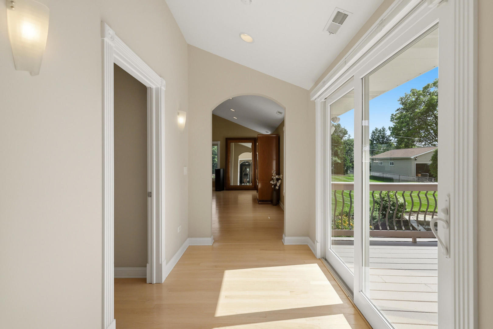 19w115 17th Place Property Photo 14