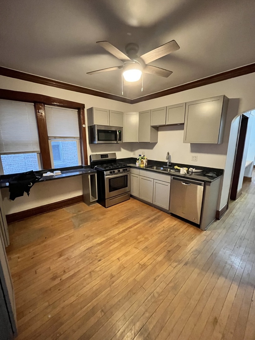 1141 S Mayfield Avenue Property Photo 19