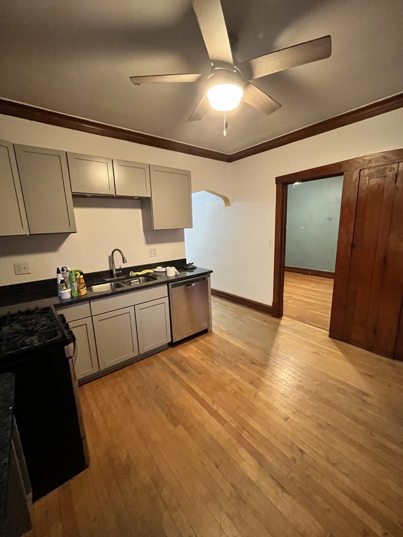 1141 S Mayfield Avenue Property Photo 21