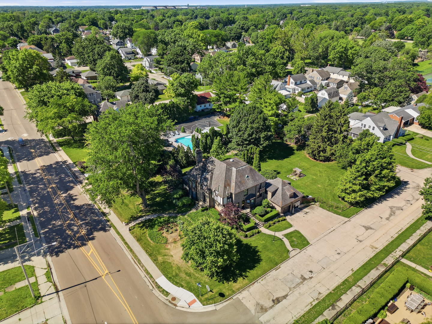 1507 Locust Street Property Photo 7