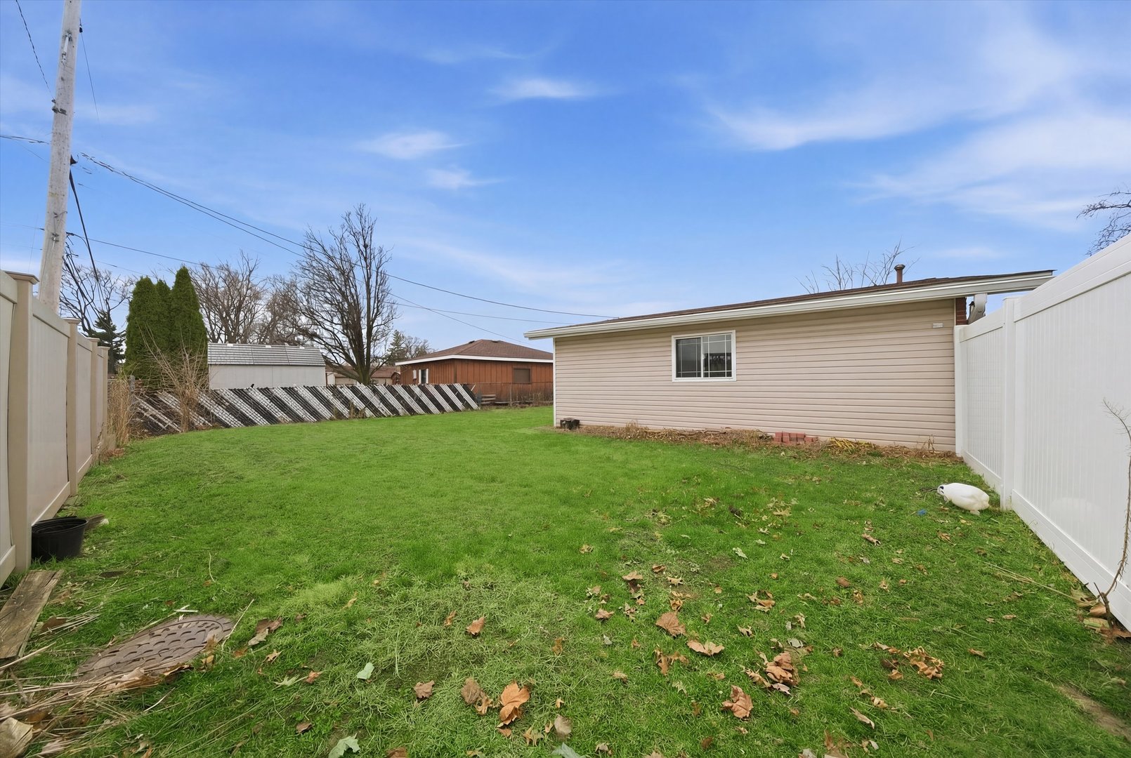 10725 S Rutherford Avenue Property Photo 4