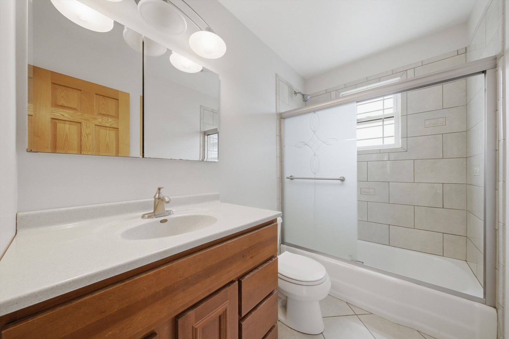 10725 S Rutherford Avenue Property Photo 18