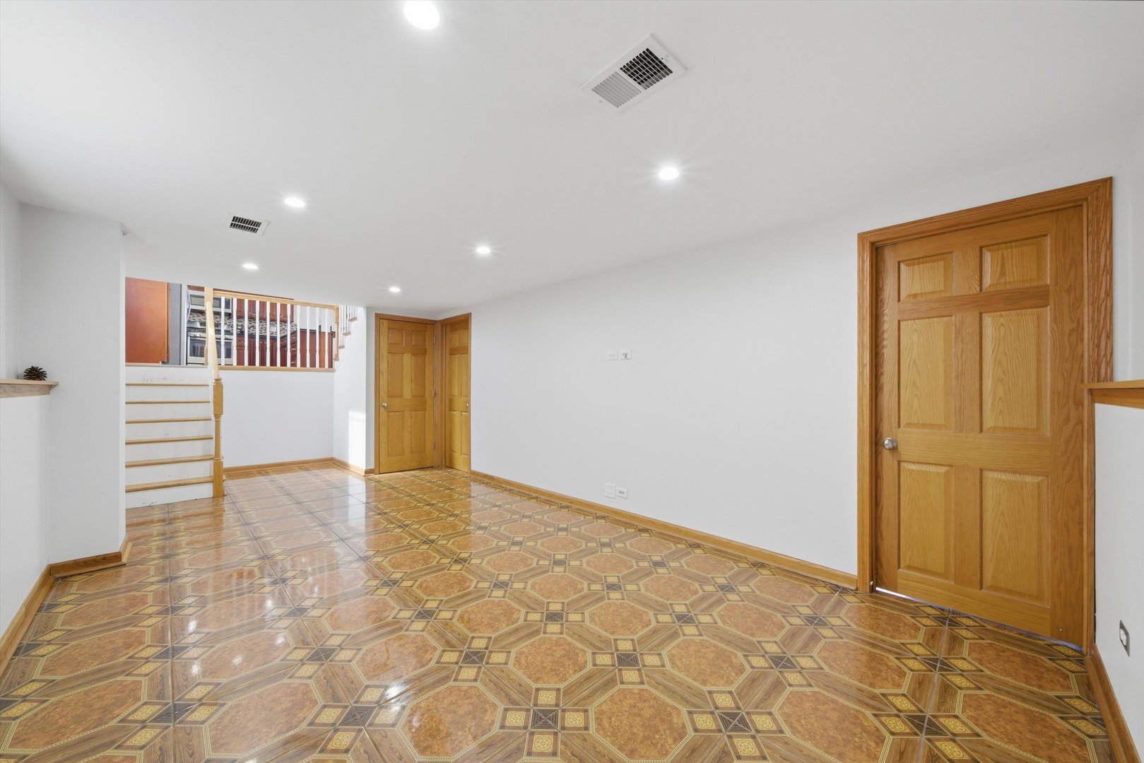 10725 S Rutherford Avenue Property Photo 31