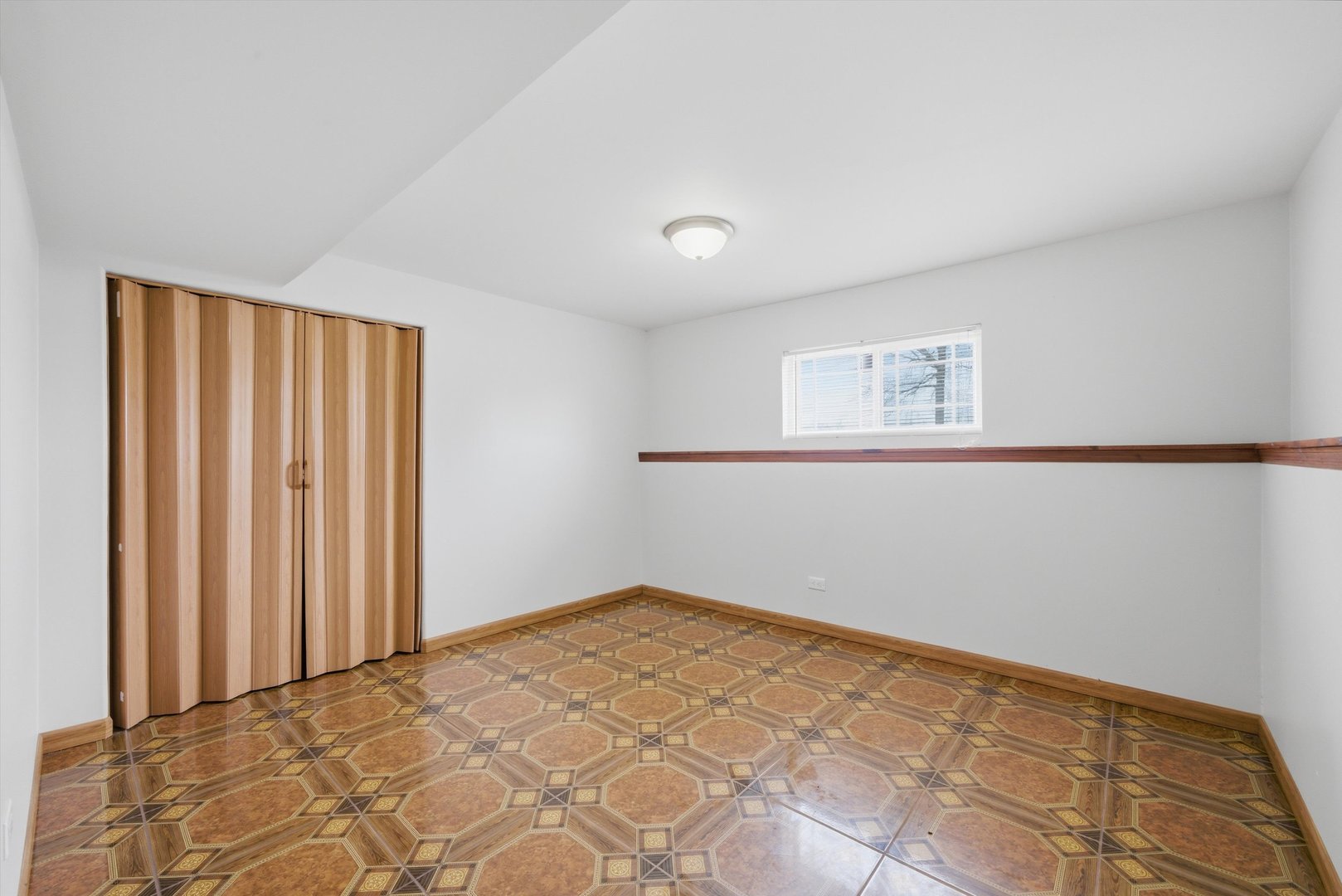 10725 S Rutherford Avenue Property Photo 33