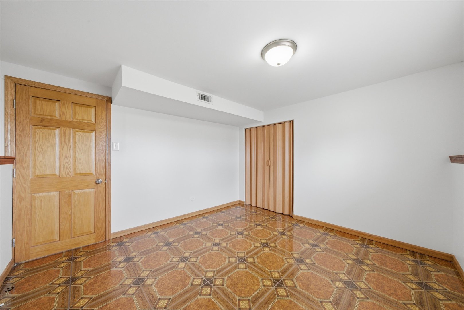 10725 S Rutherford Avenue Property Photo 35