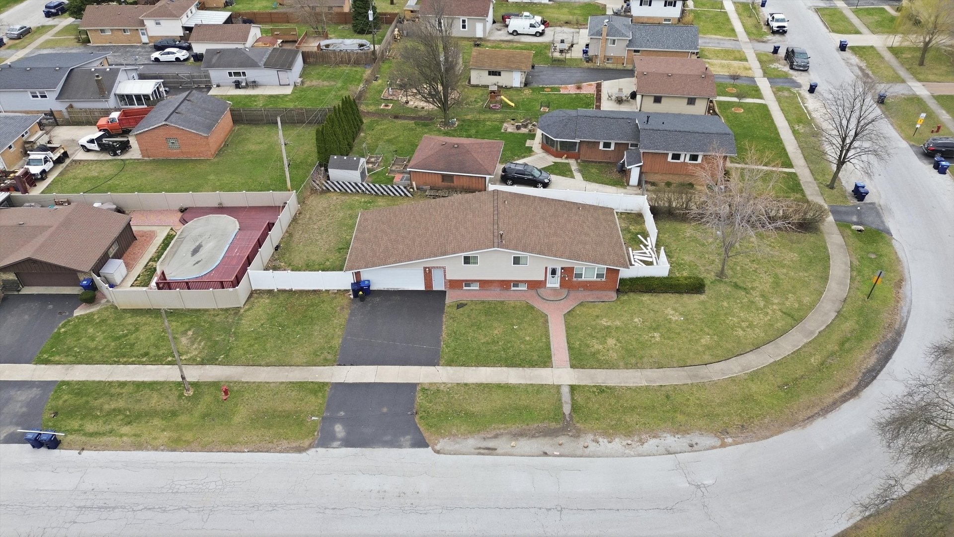 10725 S Rutherford Avenue Property Photo 38