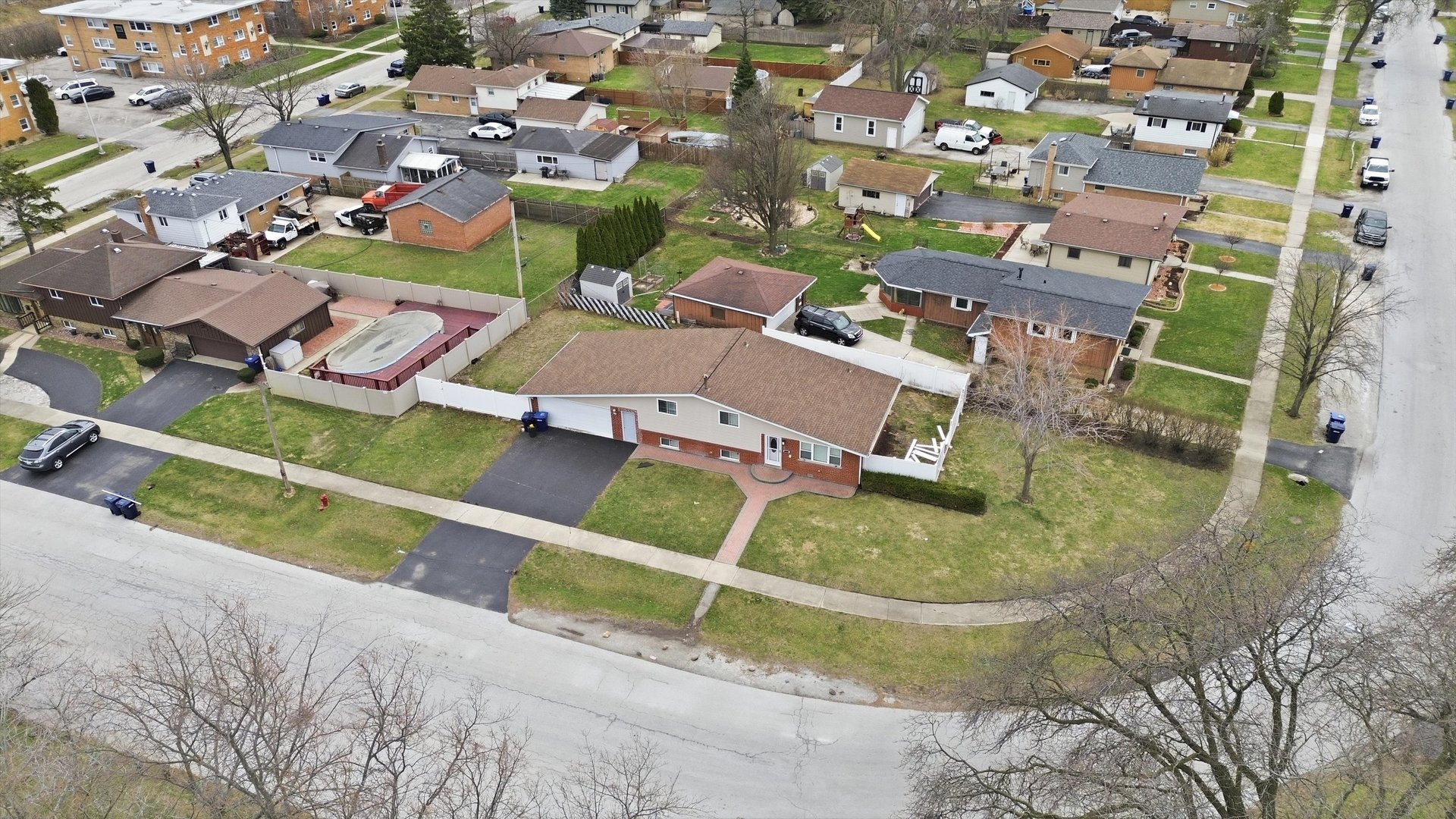 10725 S Rutherford Avenue Property Photo 43