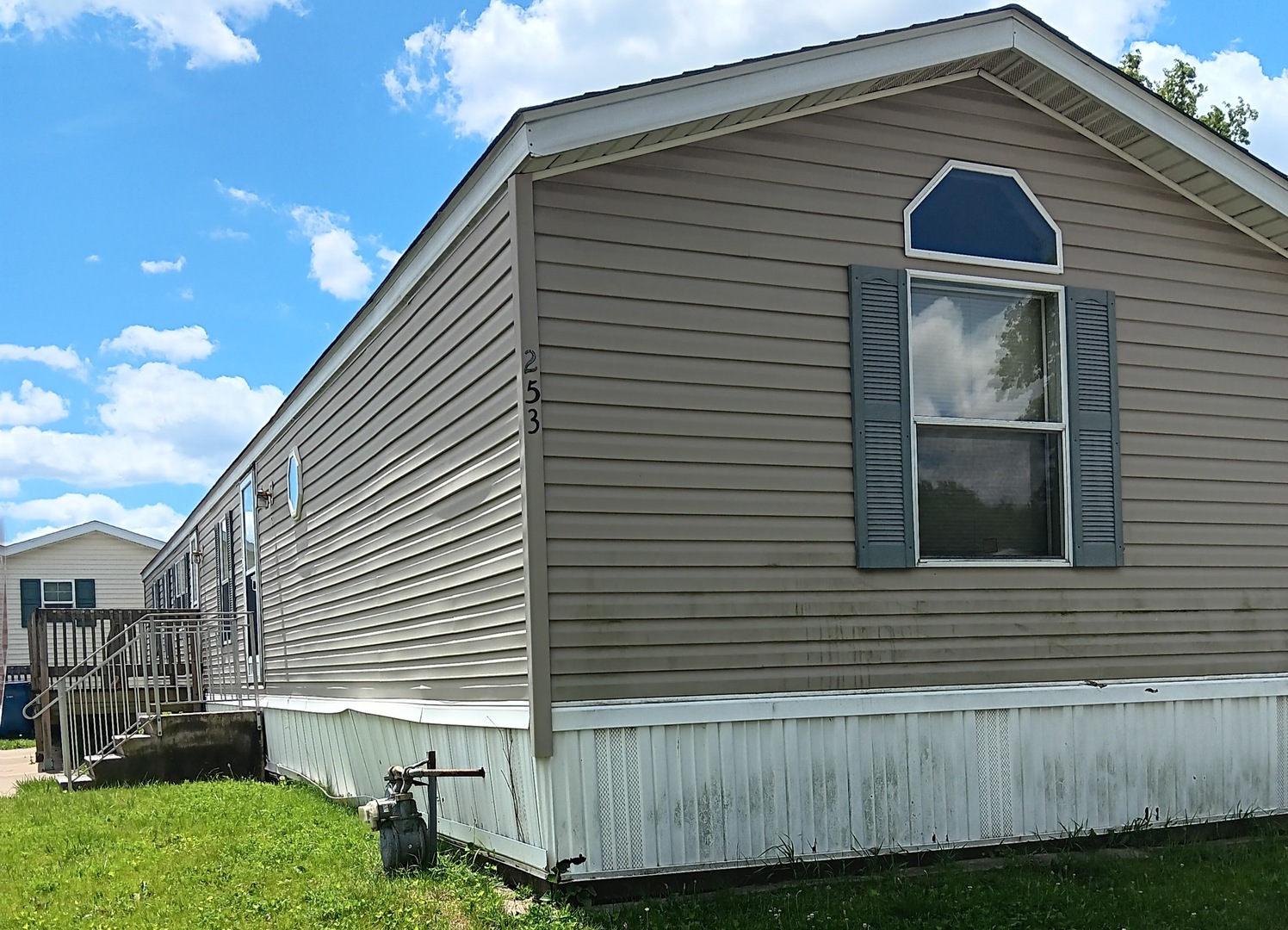 253 Park Lane Property Photo 1