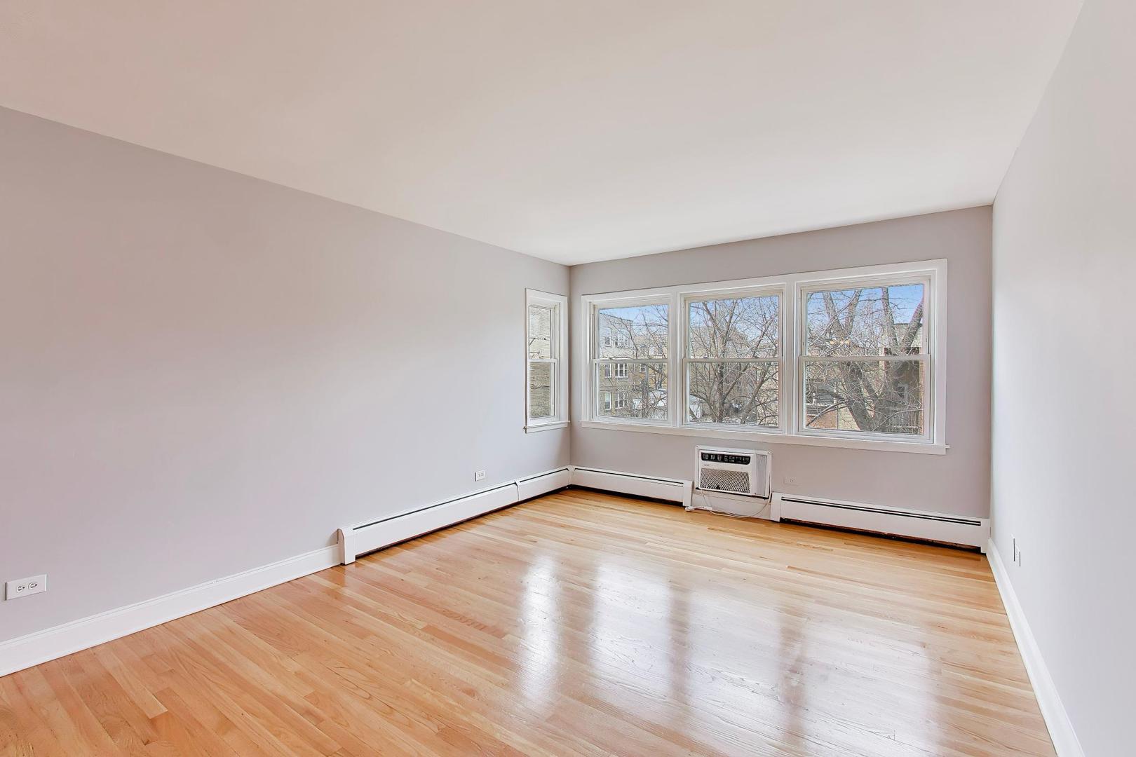7123 N Damen Avenue 6e Property Photo 4