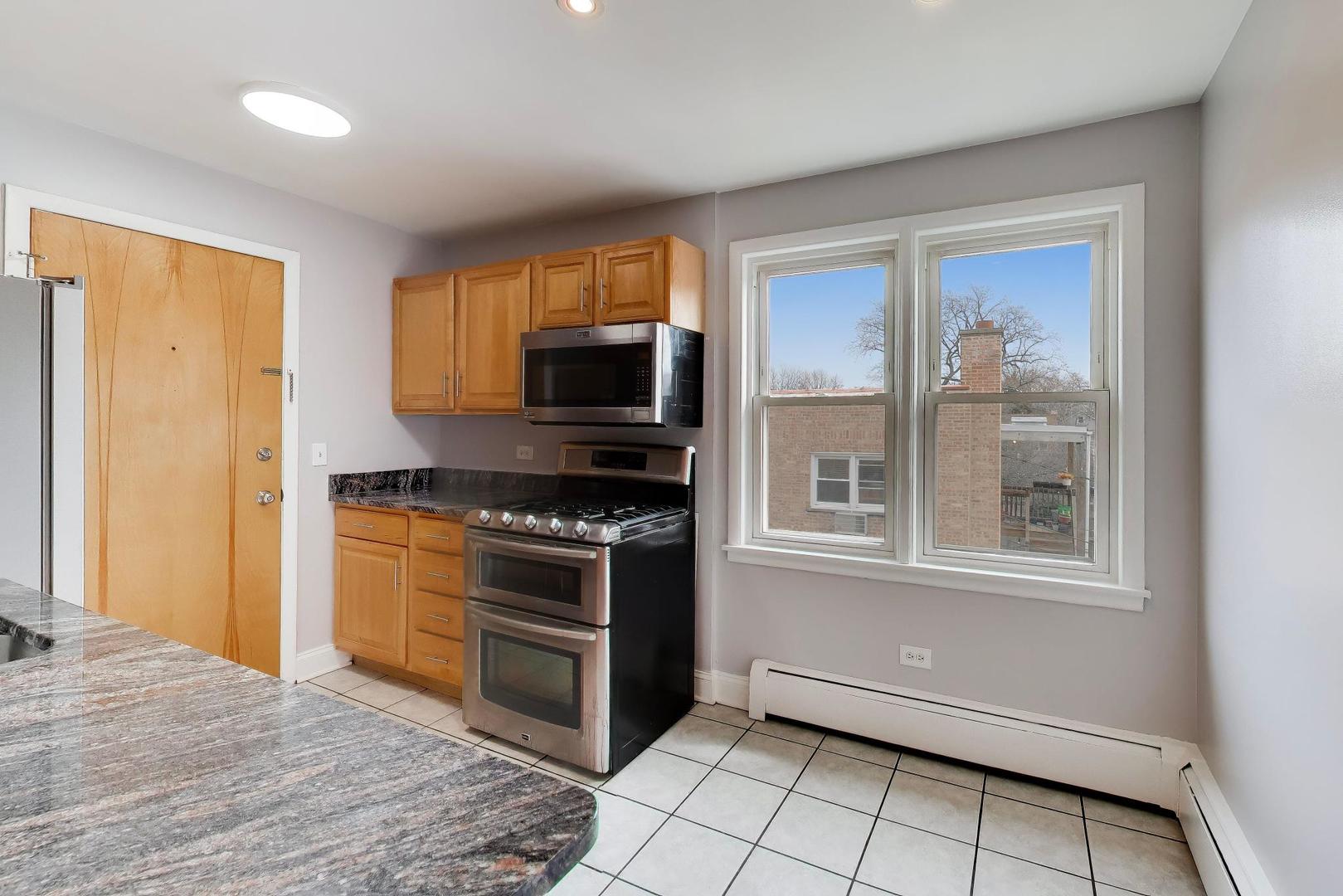 7123 N Damen Avenue 6e Property Photo 11