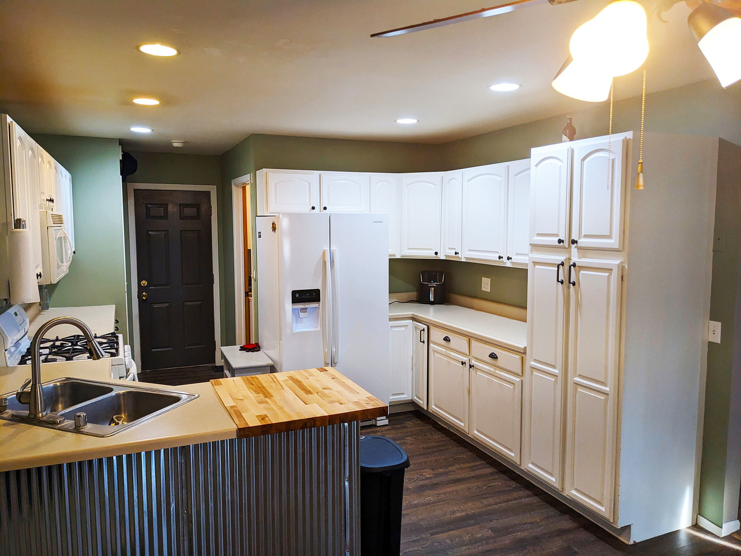 205 S Hossack Street Property Photo 22