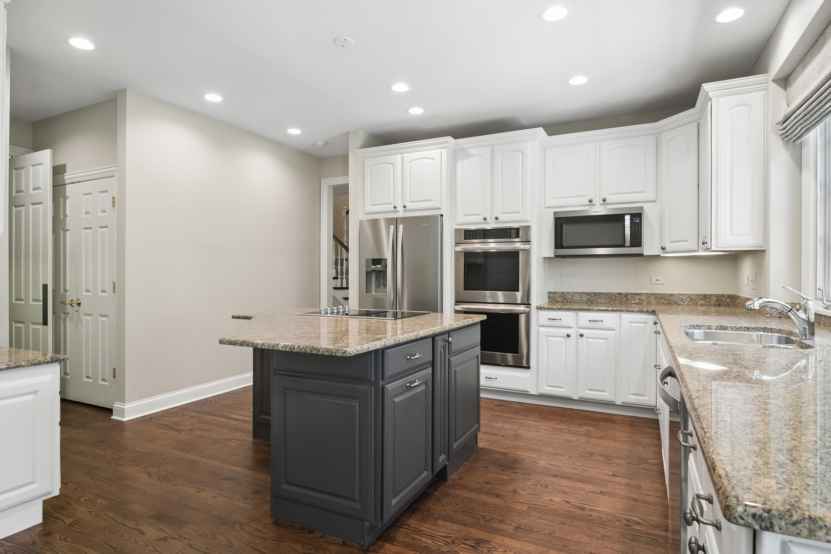 672 S Balmoral Court Property Photo 19