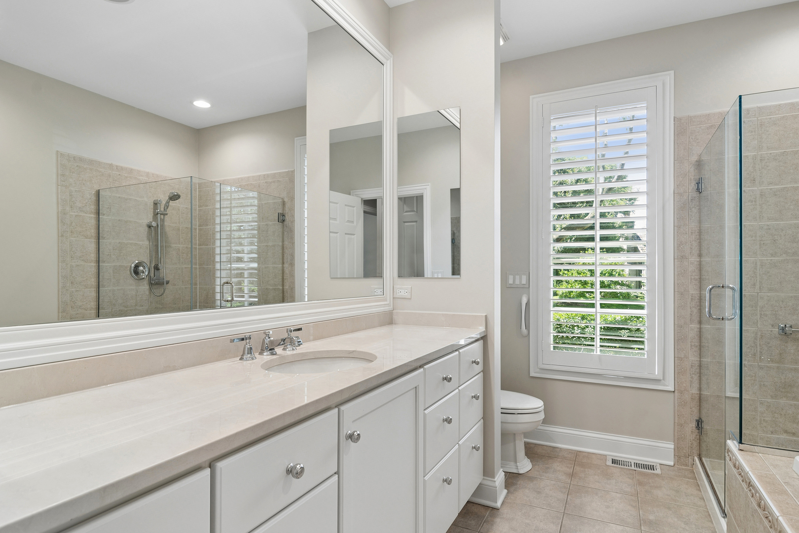672 S Balmoral Court Property Photo 27
