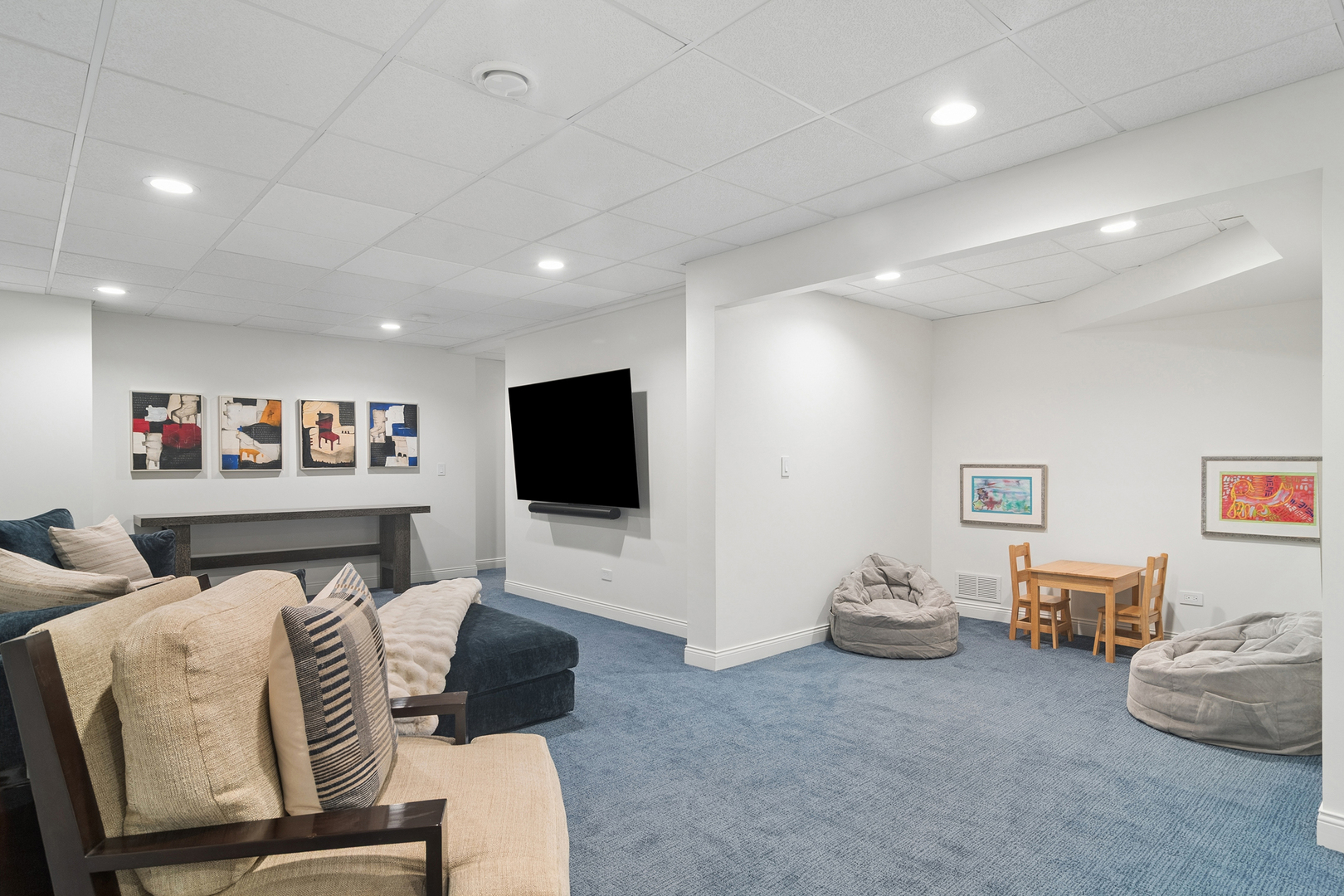 672 S Balmoral Court Property Photo 42