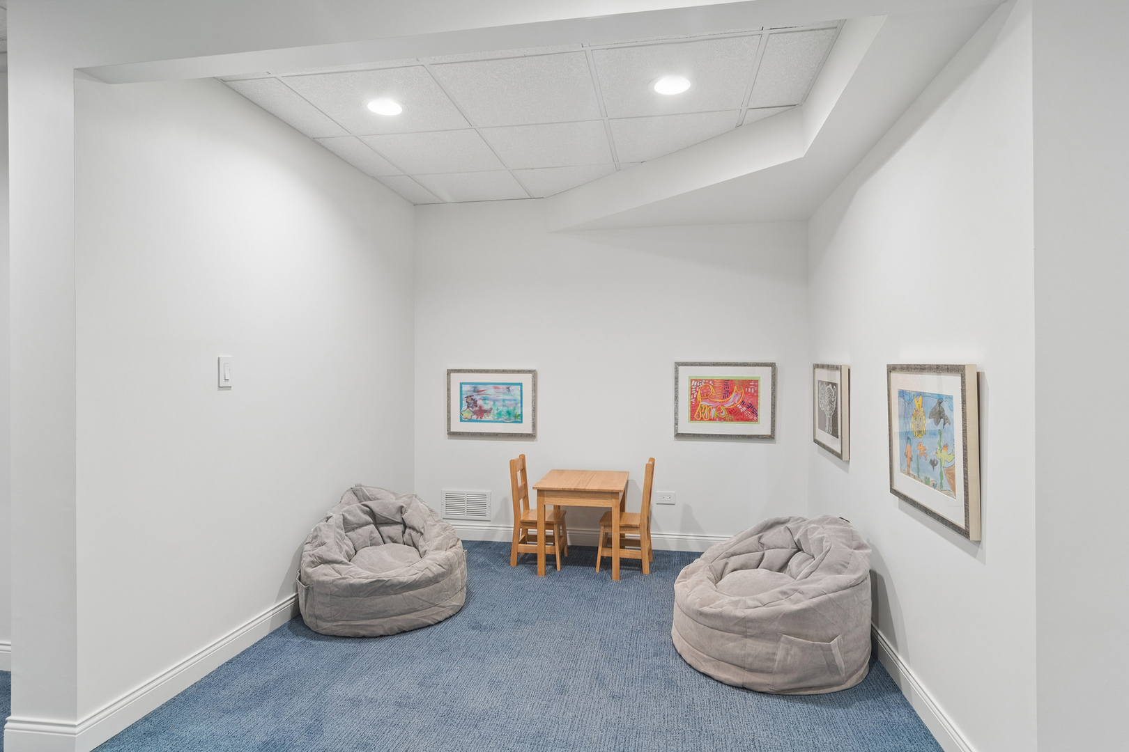 672 S Balmoral Court Property Photo 45