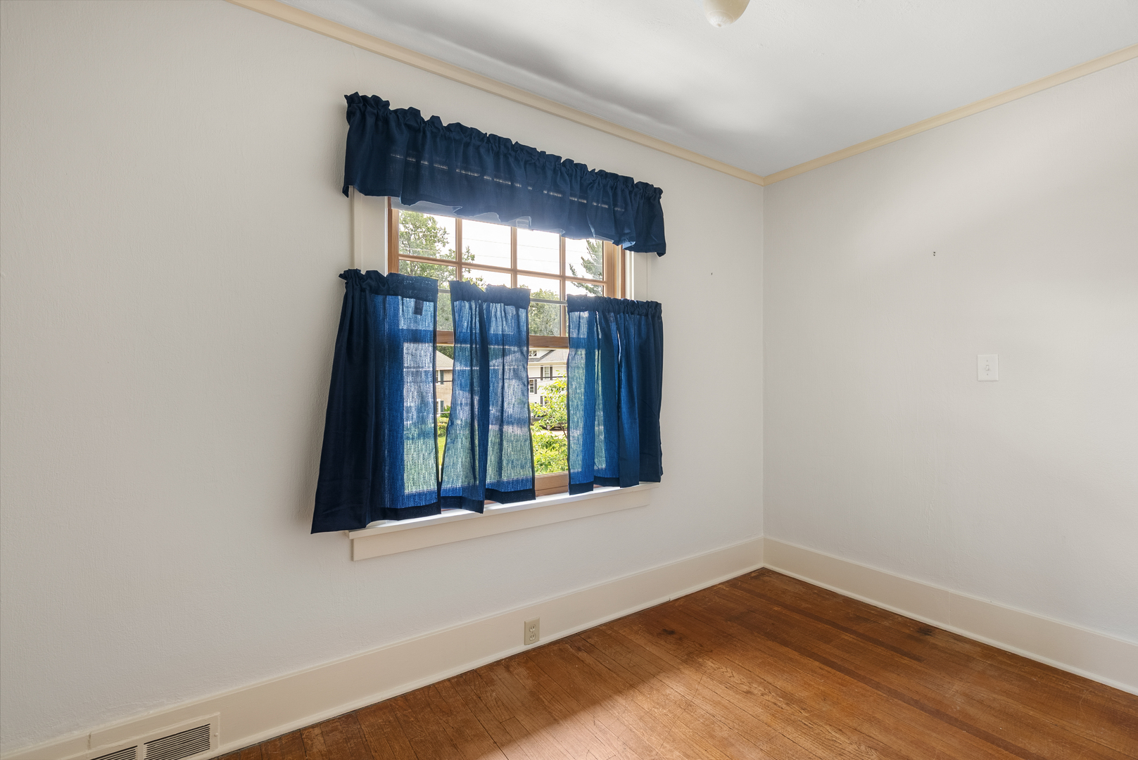 308 Forest Road Property Photo 34