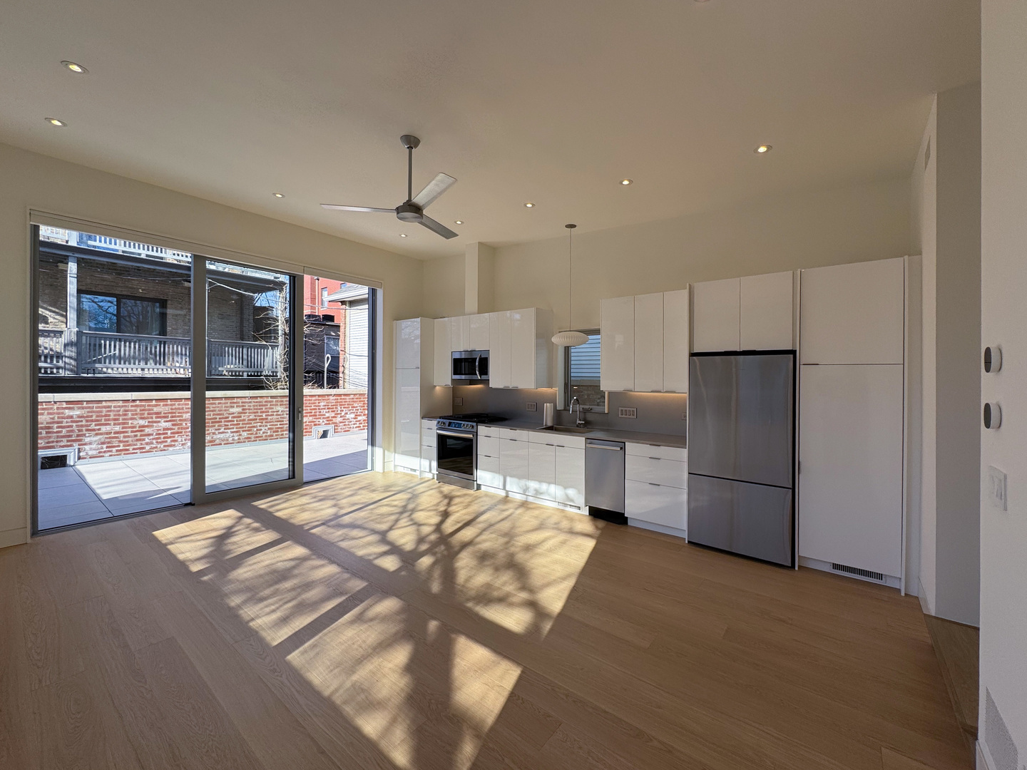 1317 N Leavitt Street Property Photo 7
