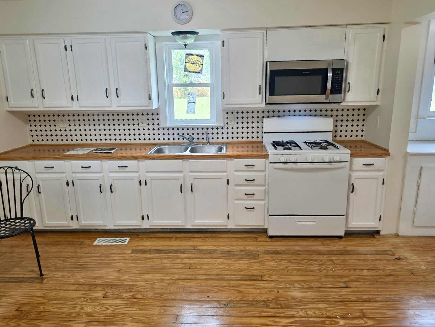 208 Shimp Street Property Photo 4