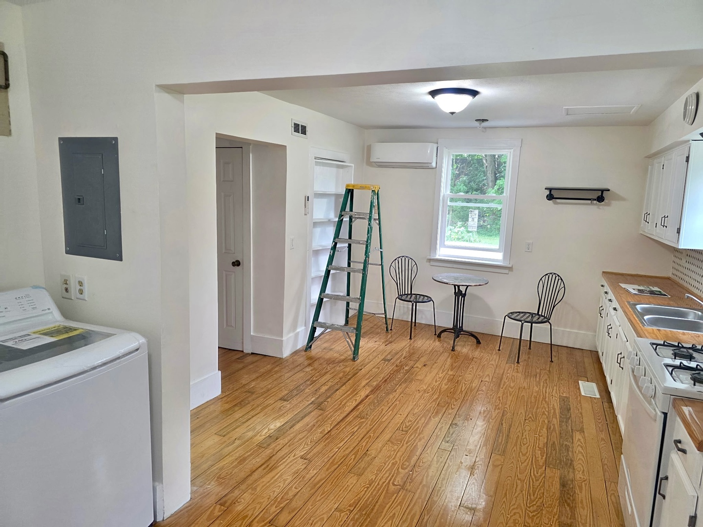 208 Shimp Street Property Photo 6