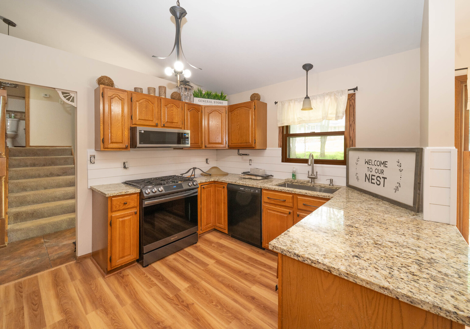 3516 Kings Lair Drive Property Photo 6