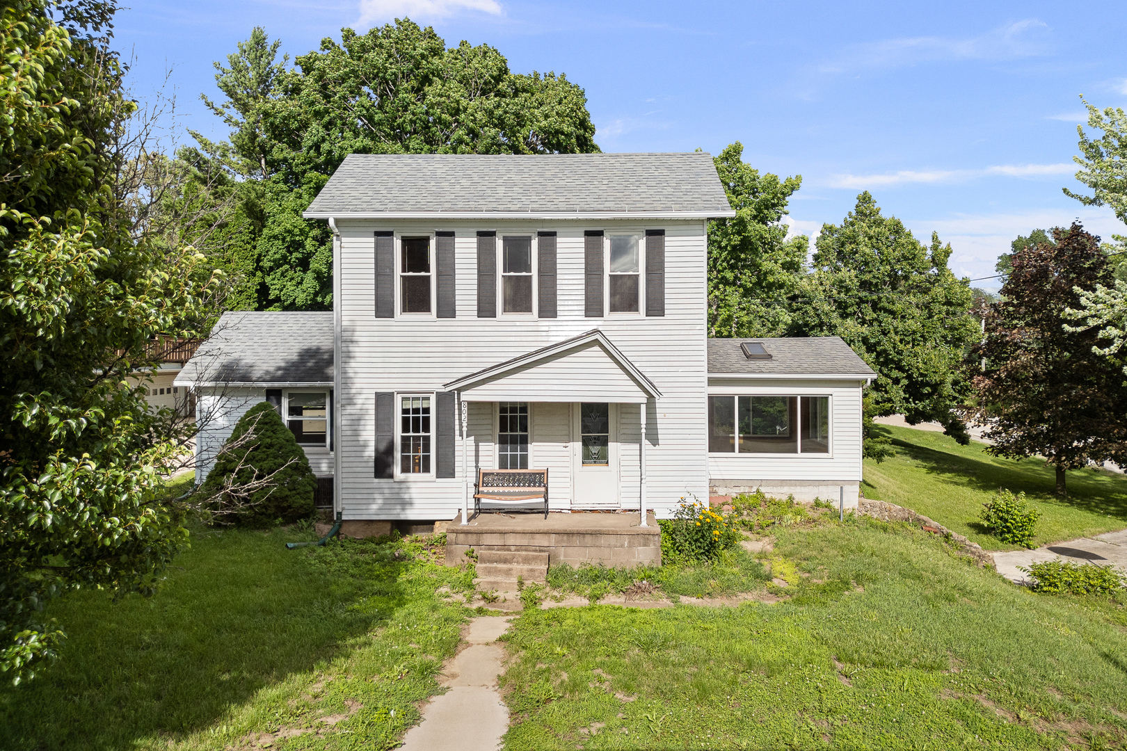 802 N High Street Property Photo 1