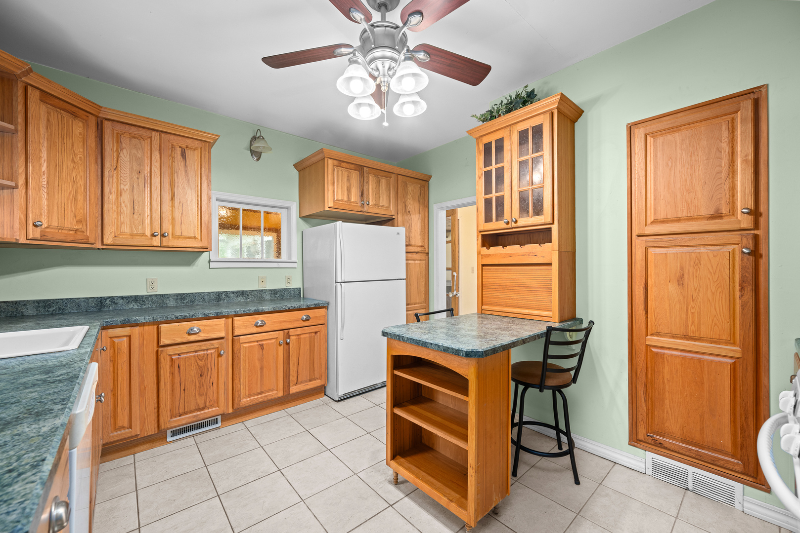 802 N High Street Property Photo 19