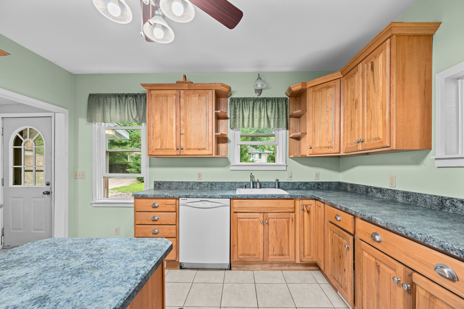 802 N High Street Property Photo 22