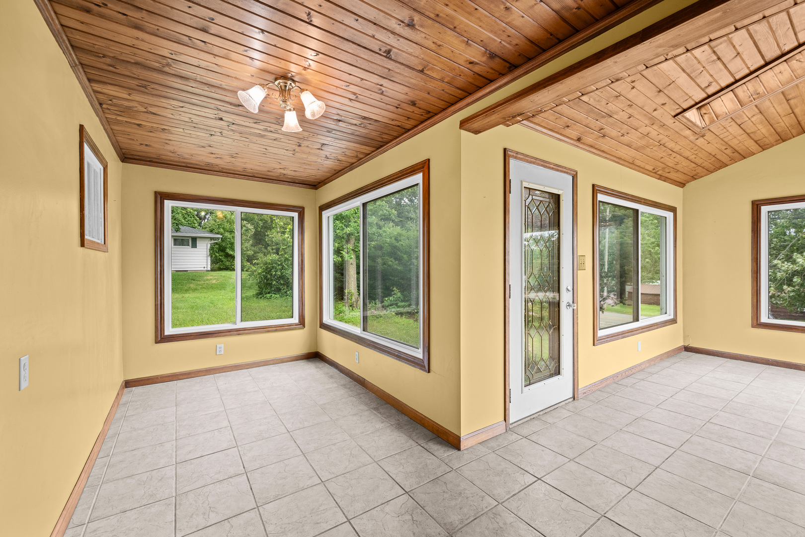 802 N High Street Property Photo 25
