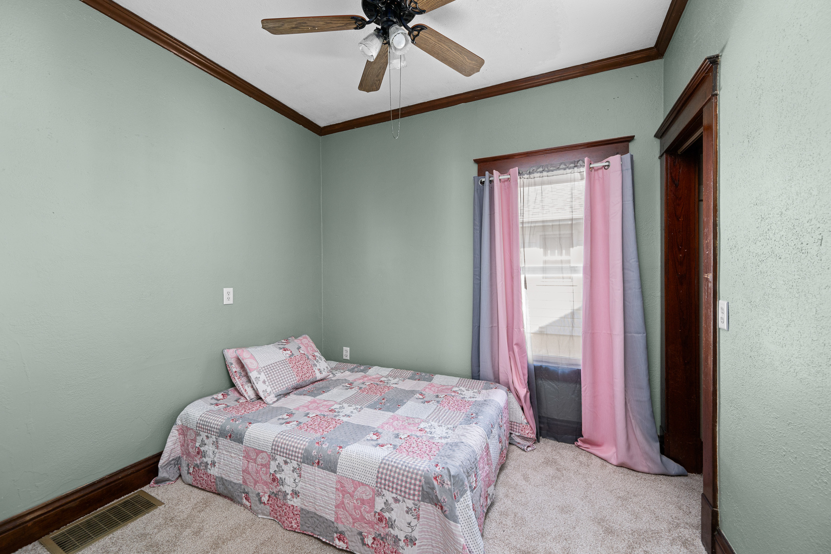 520 Pine Street Property Photo 16
