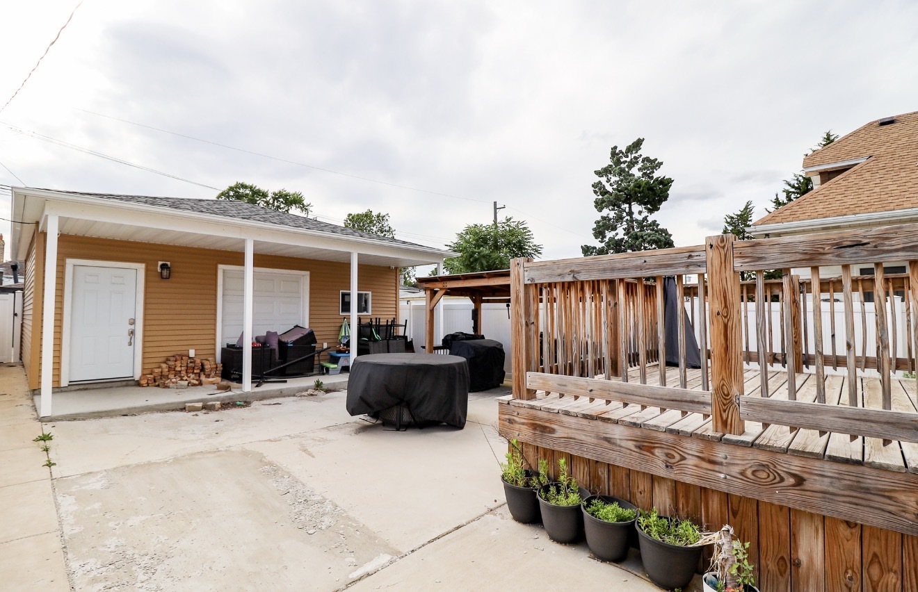 2922 N New England Avenue Property Photo 24