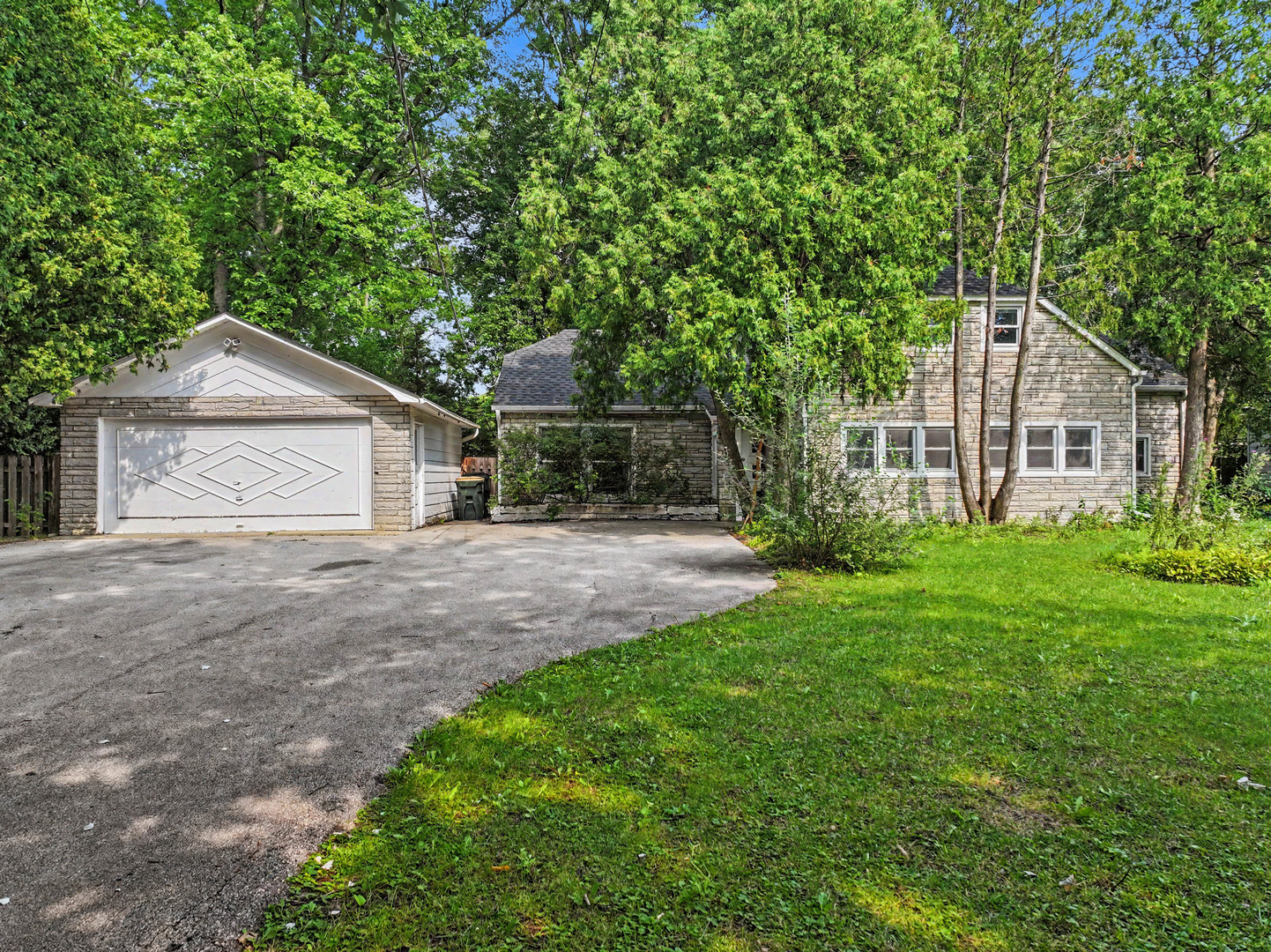 1511 N Dryden Avenue Property Photo 1
