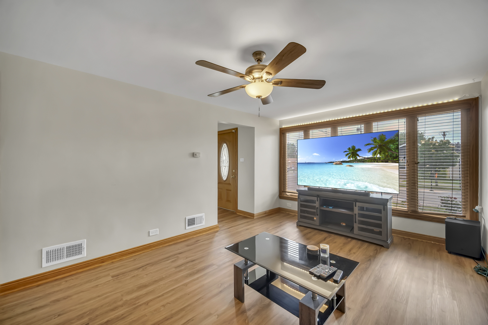 5100 S Rutherford Avenue Property Photo 8