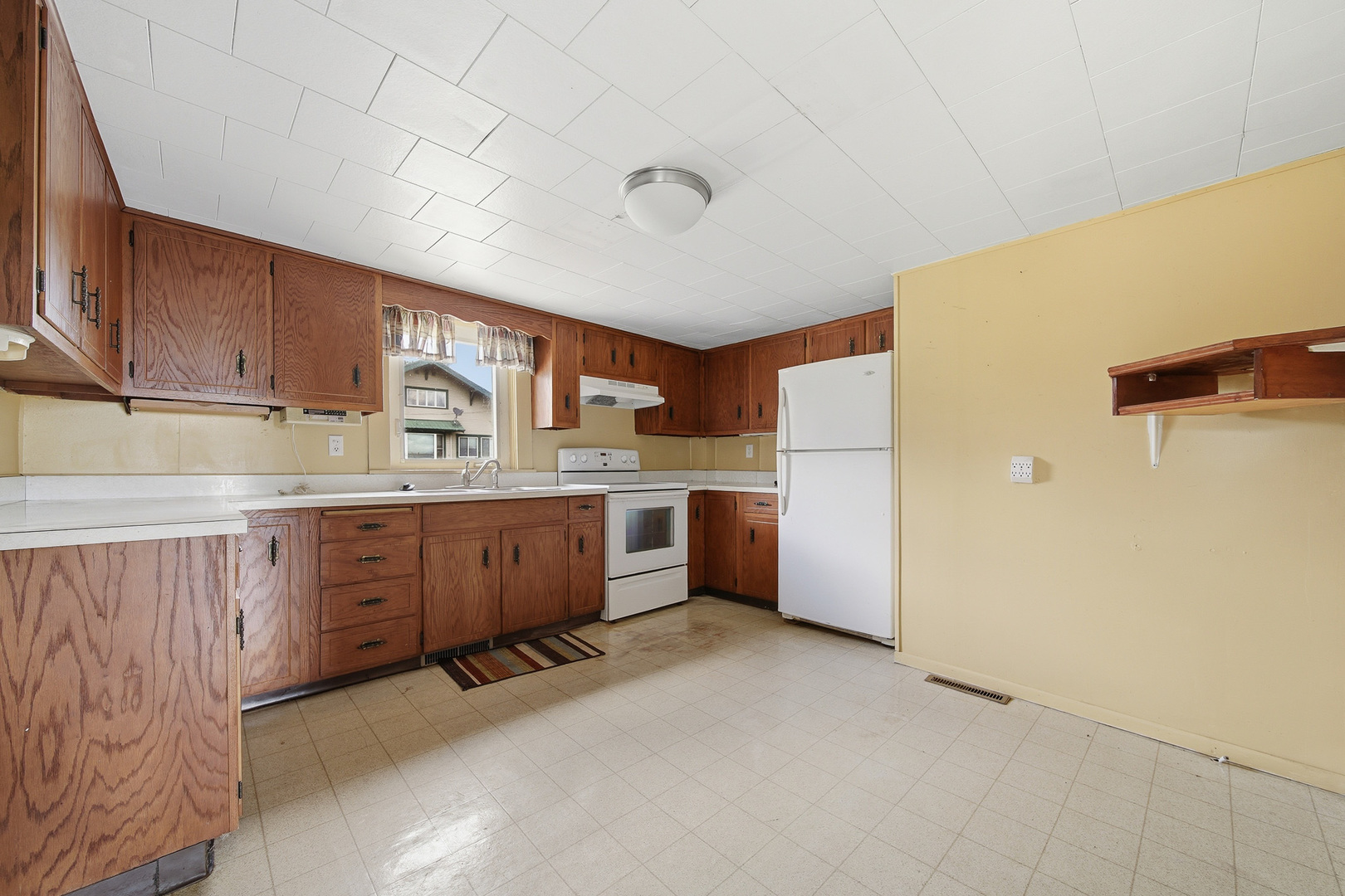 2283 E 2750th Street Property Photo 15
