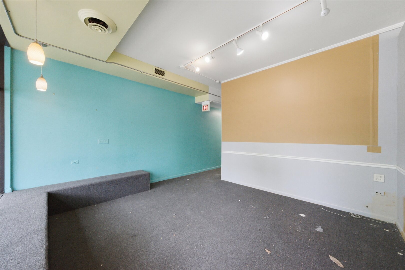 5337 W Devon Avenue Property Photo 16
