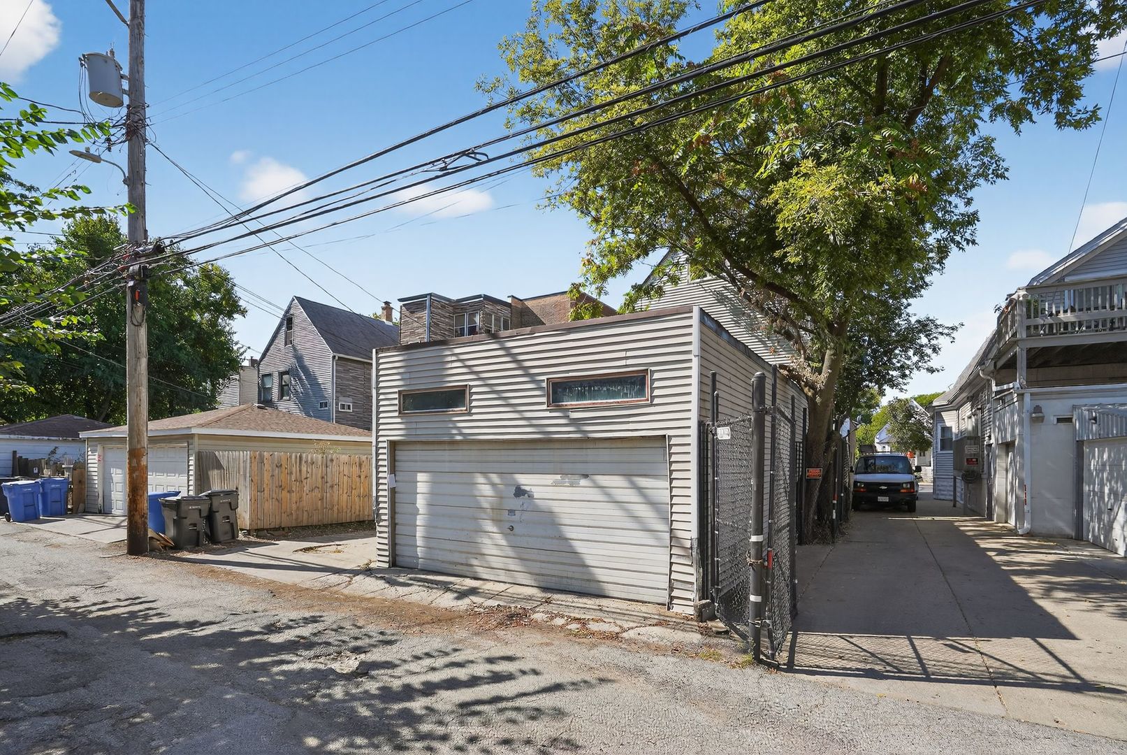 4151 N Pulaski Property Photo 3
